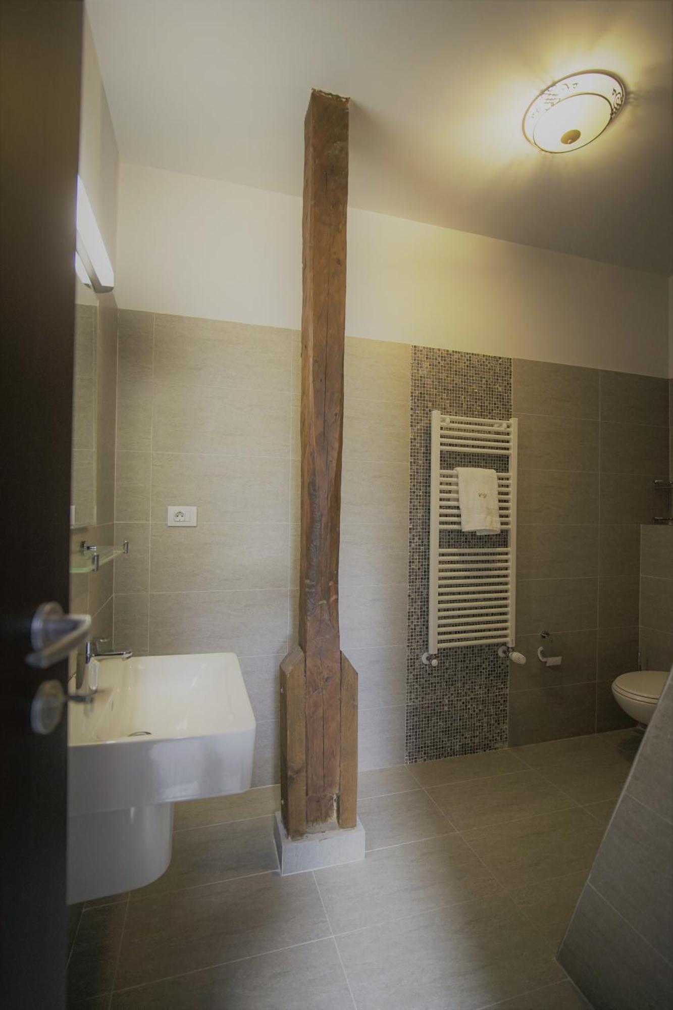 Hotel La Curtea Domneasca Piatra Neamţ Zimmer foto