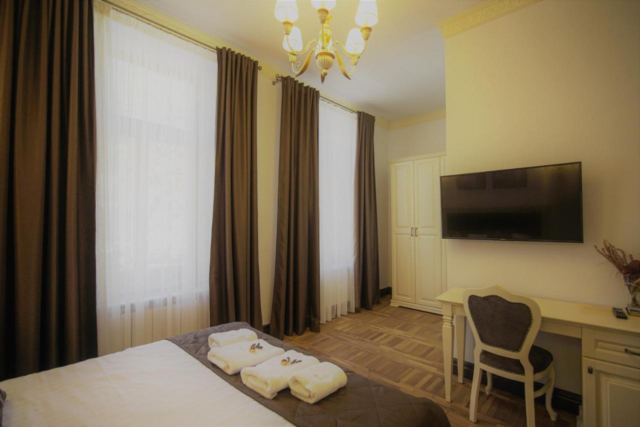 Hotel La Curtea Domneasca Piatra Neamţ Exterior foto